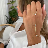 צמיד עדין עם חיבור טבעתי ליד