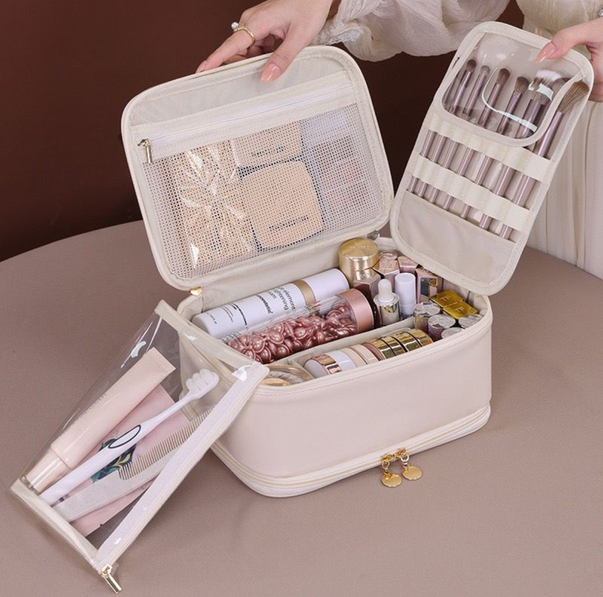 תיק איפור ותכשיטים