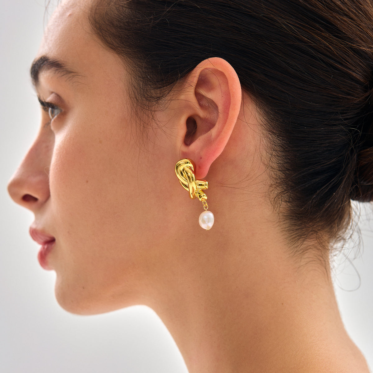 עגילי קשר זהב